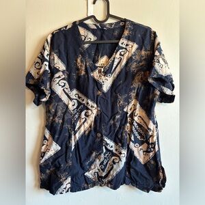 Women’s Black & Cream V-Neck Patterned Short Sleeve Top